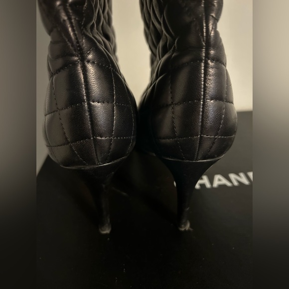 Chanel Quilted Calf Boots size 42 - Picture 6 of 14